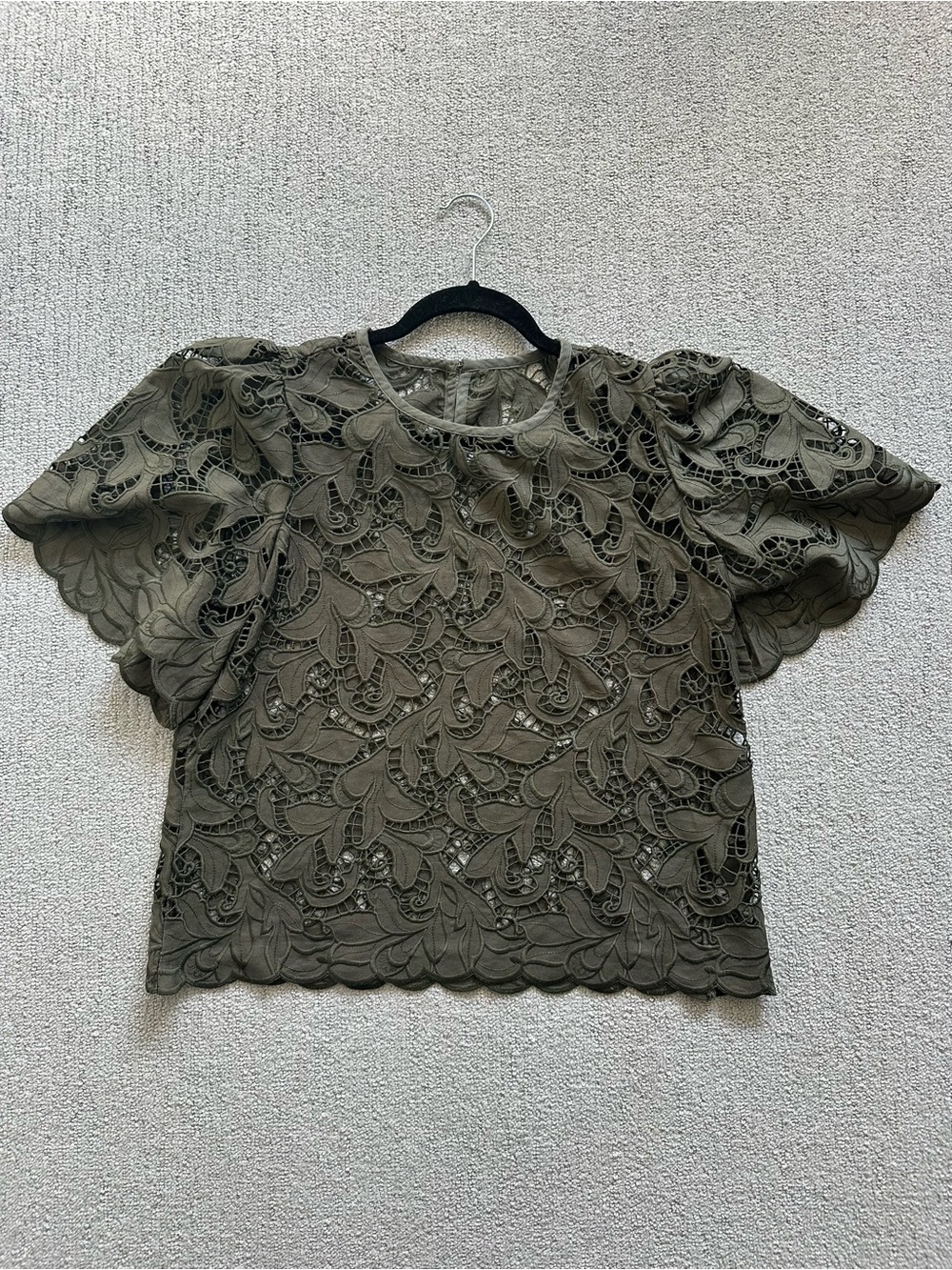 EXPRESS Cutout Overlay Puff-Sleeve Top in Olive Green, size medium